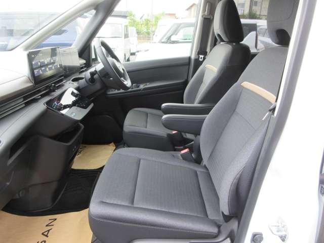 セレナ ｅ－パワー　ハイウェイスターＶ　ｅ－ＰＯＷＥＲ　ＨＳーＶ　展示試乗車ＵＰ◆エマブレ・踏み間違い防止・車線逸脱警報・横滑り防止Ａ◆プロパイロット◆後席モニタ－◆両側ＡＳＤ◆ＡＶＭ◆ＳＯＳコ－ル◆ＭＯＰナビ・ＴＶ・ＥＴＣ２．０（15枚目）