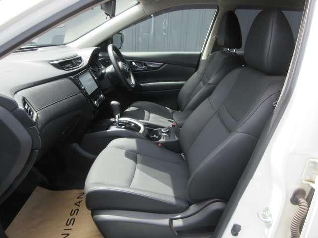 エクストレイル ２．０　２０Ｘｉ　２列車　４ＷＤ　ワンオ－ナ－車　エマブレ　Ｐパイロット　ＡＶＭ　追従式クルーズコントロール　ドライブレコ－ダ－　Ｂカメラ　ワンオーナ　ＬＫＡ　インテリジェントキー　ＬＥＤヘッドランプ　エアバッグ　サイドモニター　ナビＴＶ　アイドリングストップ　ワンセグＴＶ　ＥＴＣ（15枚目）