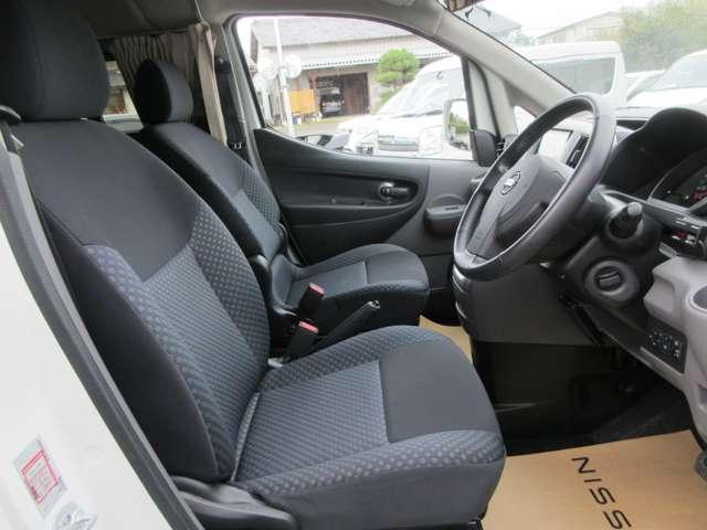 ＮＶ２００バネットワゴン プレミアムＧＸ－２Ｒ　プレミアムＧＸ－２Ｒ　日産ピーズクラフト製ツールドスタ－キャンピング仕様　街乗りサイズのＮＶ２００　ＶＡＮＥＴＴＥをベースにした車中泊モデル「ツールドスター」車中泊にも使えるキャンピング仕様です。（12枚目）
