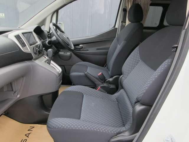 ＮＶ２００バネットワゴン プレミアムＧＸ－２Ｒ　プレミアムＧＸ－２Ｒ　日産ピーズクラフト製ツールドスタ－キャンピング仕様　街乗りサイズのＮＶ２００　ＶＡＮＥＴＴＥをベースにした車中泊モデル「ツールドスター」車中泊にも使えるキャンピング仕様です。（13枚目）