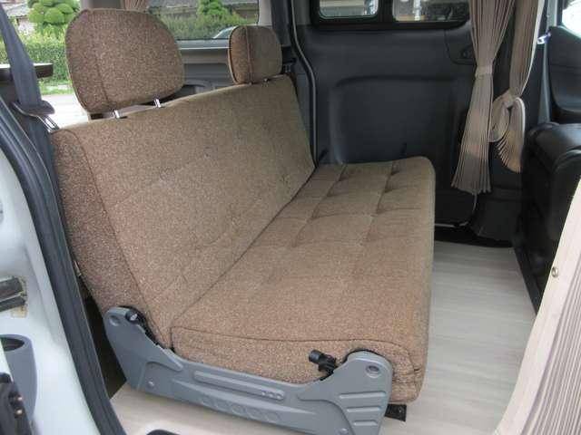 ＮＶ２００バネットワゴン プレミアムＧＸ－２Ｒ　プレミアムＧＸ－２Ｒ　日産ピーズクラフト製ツールドスタ－キャンピング仕様　街乗りサイズのＮＶ２００　ＶＡＮＥＴＴＥをベースにした車中泊モデル「ツールドスター」車中泊にも使えるキャンピング仕様です。（14枚目）