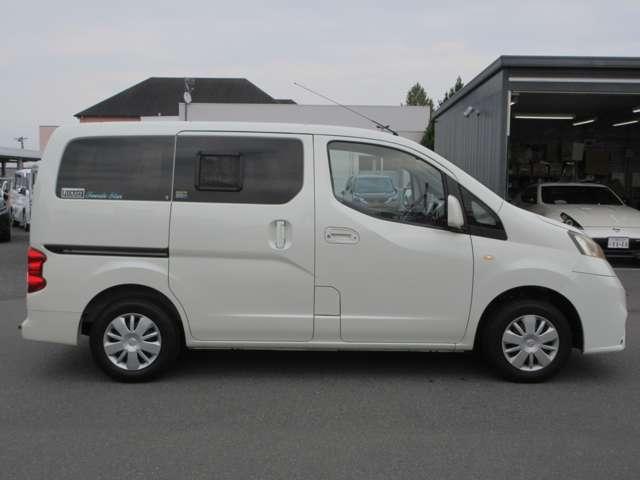 ＮＶ２００バネットワゴン プレミアムＧＸ－２Ｒ　プレミアムＧＸ－２Ｒ　日産ピーズクラフト製ツールドスタ－キャンピング仕様　街乗りサイズのＮＶ２００　ＶＡＮＥＴＴＥをベースにした車中泊モデル「ツールドスター」車中泊にも使えるキャンピング仕様です。（17枚目）
