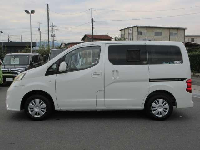 ＮＶ２００バネットワゴン プレミアムＧＸ－２Ｒ　プレミアムＧＸ－２Ｒ　日産ピーズクラフト製ツールドスタ－キャンピング仕様　街乗りサイズのＮＶ２００　ＶＡＮＥＴＴＥをベースにした車中泊モデル「ツールドスター」車中泊にも使えるキャンピング仕様です。（18枚目）