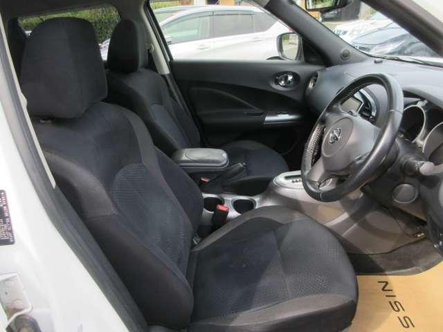 ジューク １５ＲＸ　Ｖアーバンセレクション　１５ＲＸ　Ｖ　アーバンセレクション◆ワンオ－ナ－車◆エマブレ・車線逸脱警報・横滑り防止◆アイドリングＳ◆キセノンヘッドライト◆アラウンドビュ－モニタ－◆Ｍナビ・ＴＶ・ＤＶＤ・ＢＴ・録音機能◆１７ＡＷ◆（12枚目）