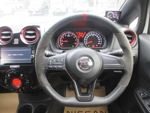 ノート ニスモ S NISMO S専用チューン◆NISMO専用チューニングRECARO製スポーツシート〈前席)◆NISMO専用ボディ補強◆NISMO専用エキゾーストテールエンド(テール径:Φ85◆NISMO16インチAW(4枚目)