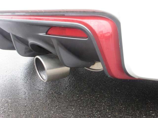 ノート ニスモ S NISMO S専用チューン◆NISMO専用チューニングRECARO製スポーツシート〈前席)◆NISMO専用ボディ補強◆NISMO専用エキゾーストテールエンド(テール径:Φ85◆NISMO16インチAW(6枚目)