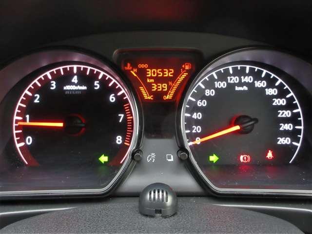 ノート ニスモ S NISMO S専用チューン◆NISMO専用チューニングRECARO製スポーツシート〈前席)◆NISMO専用ボディ補強◆NISMO専用エキゾーストテールエンド(テール径:Φ85◆NISMO16インチAW(7枚目)