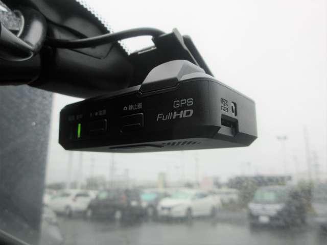 ノート ニスモ S NISMO S専用チューン◆NISMO専用チューニングRECARO製スポーツシート〈前席)◆NISMO専用ボディ補強◆NISMO専用エキゾーストテールエンド(テール径:Φ85◆NISMO16インチAW(13枚目)