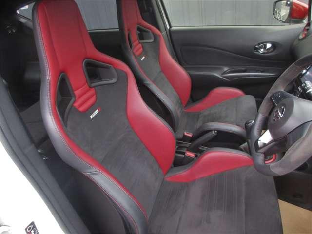 ノート ニスモ S NISMO S専用チューン◆NISMO専用チューニングRECARO製スポーツシート〈前席)◆NISMO専用ボディ補強◆NISMO専用エキゾーストテールエンド(テール径:Φ85◆NISMO16インチAW(14枚目)