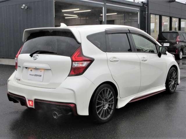 ノート ニスモ S NISMO S専用チューン◆NISMO専用チューニングRECARO製スポーツシート〈前席)◆NISMO専用ボディ補強◆NISMO専用エキゾーストテールエンド(テール径:Φ85◆NISMO16インチAW(20枚目)