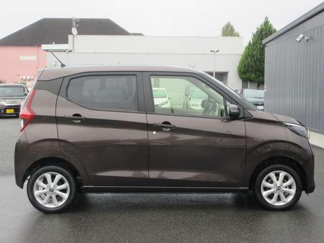 デイズ X X 4WD 試乗車UP◆メモリーナビMM223D-L◆TV・BT◆アラウンビュ-M◆ETC2.0◆前後ドラレコ◆LEDライト◆14インチAW◆エマブレ◆踏み間違い◆車線逸脱警報◆SOSコ-ル◆シートH(19枚目)