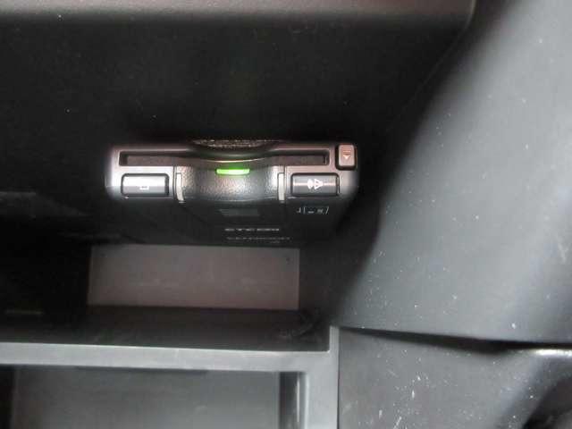 ノート ニスモ S S専用チューン◆NISMO専用チューニングRECARO製スポーツシート〈前席 ◆NISMO専用ボディ補強◆NISMOマフラ-◆NISMO16インチAW◆Mナビ・TV・ETC2.0◆バックカメラ(13枚目)