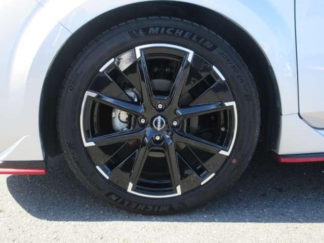 オーラ 1.2 NISMO ワンオ-ナ-車 NISMO専用チューニング プ カーテンエアバッグ エマブレ インテリキー ETC ドラレコ 車線逸脱警報 ワンセグ キーフリーシステム ダブルエアバック 定期点検記録簿 アルミホイール 運転席エアバッグ メモリーナビ ナビTV(5枚目)