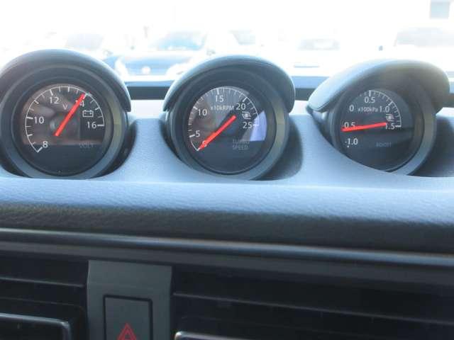 フェアレディZ 3.0 バージョン ST ワンオ-ナ-車 BOSEサウンド 9M-ATx レ 衝突軽減システム レーンキープ オートクルーズ Bモニタ 盗難防止システム ワンオーナ アルミホイール LEDヘッドライト 禁煙車 ナビTV スマートキー ETC キーレス ドライブレコーダー(5枚目)