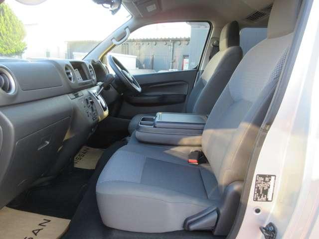 キャラバン 2.0 DX ロングボディ ワンオ-ナ-車 エマ-ジェンシ-ブレ-キ 踏み間違い衝突防止 エアバック キーレスエントリー マニュアルエアコン パワステ Wエアバック パワーウィンドウ ETC ABS 記録簿 盗難防止システム ワンオーナー 禁煙車 車線逸脱警報装置(13枚目)