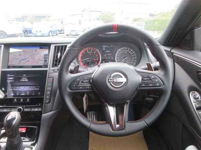 スカイライン ニスモリミテッド 限定100台 NISMOとしてのダイナミズムと、スカイラインが伝統とする美意識の融合◆60年以上続くスカイラインの歴史を継承し、さらにスタイルとパフォーマンスを高めたスカイライン NISMO。(4枚目)