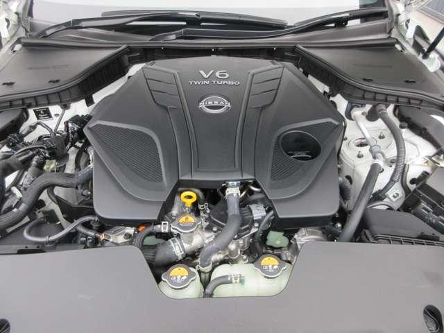 スカイライン ニスモリミテッド 限定100台 NISMOとしてのダイナミズムと、スカイラインが伝統とする美意識の融合◆60年以上続くスカイラインの歴史を継承し、さらにスタイルとパフォーマンスを高めたスカイライン NISMO。(5枚目)