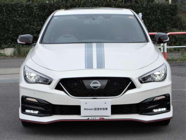 スカイライン ニスモリミテッド 限定100台 NISMOとしてのダイナミズムと、スカイラインが伝統とする美意識の融合◆60年以上続くスカイラインの歴史を継承し、さらにスタイルとパフォーマンスを高めたスカイライン NISMO。(17枚目)