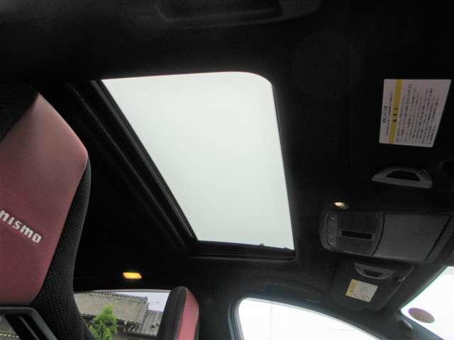 スカイライン ニスモリミテッド 限定車100台 NISMOとしてのダイナミズムと、スカイラインが伝統とする美意識の融合◆60年以上続くスカイラインの歴史を継承し、さらにスタイルとパフォーマンスを高めたスカイライン NISMO。(6枚目)