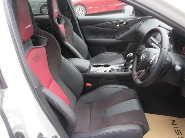 スカイライン ニスモリミテッド 限定車100台 NISMOとしてのダイナミズムと、スカイラインが伝統とする美意識の融合◆60年以上続くスカイラインの歴史を継承し、さらにスタイルとパフォーマンスを高めたスカイライン NISMO。(13枚目)