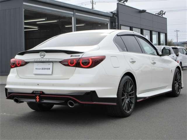 スカイライン ニスモリミテッド 限定車100台 NISMOとしてのダイナミズムと、スカイラインが伝統とする美意識の融合◆60年以上続くスカイラインの歴史を継承し、さらにスタイルとパフォーマンスを高めたスカイライン NISMO。(19枚目)