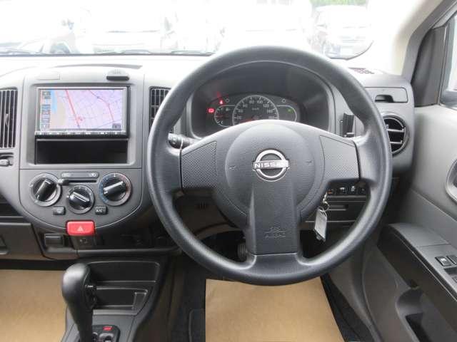 清潔で広々した座席です！是非、現車を見て体感してみてください。