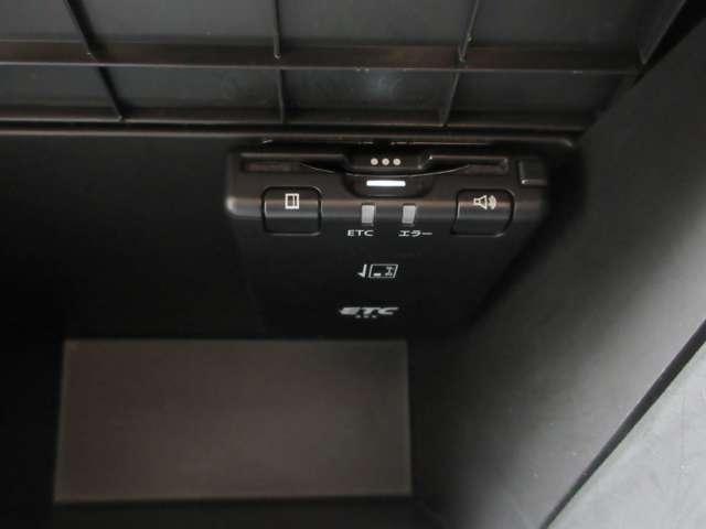 〔ＥＴＣ〕高速道路必須アイテムのＥＴＣ装着済みです。最近はスマートインターチェンジも増えてきたのでＥＴＣ必須ですね！