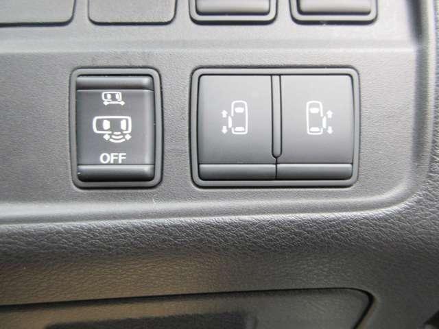 セレナ 2.0 ハイウェイスター Vセレクション 4WD ワンオ-ナ-車 後席モニタ- 両側ASD AVM 追従クルコン 全周囲モニター バックモニター パーキングアシスト ドライブレコーダー LEDヘッドランプ スマートキー ETC 4WD ワンオーナー レーンキープアシスト アイドリングストップ 記録簿(6枚目)