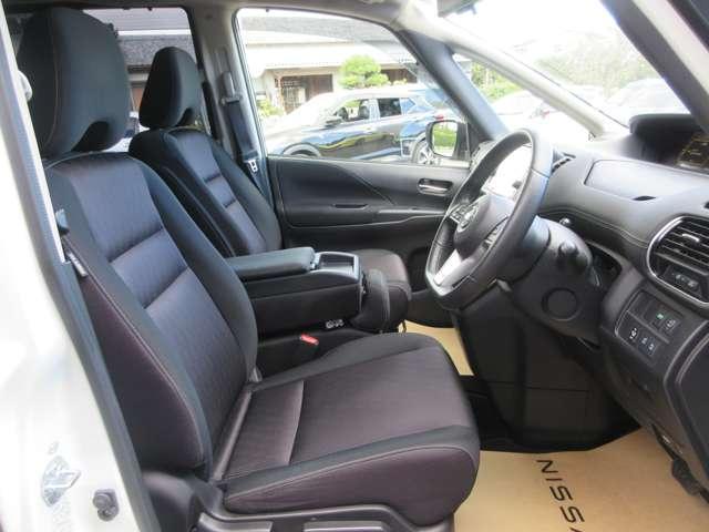 セレナ 2.0 ハイウェイスター Vセレクション 4WD ワンオ-ナ-車 後席モニタ- 両側ASD AVM 追従クルコン 全周囲モニター バックモニター パーキングアシスト ドライブレコーダー LEDヘッドランプ スマートキー ETC 4WD ワンオーナー レーンキープアシスト アイドリングストップ 記録簿(14枚目)