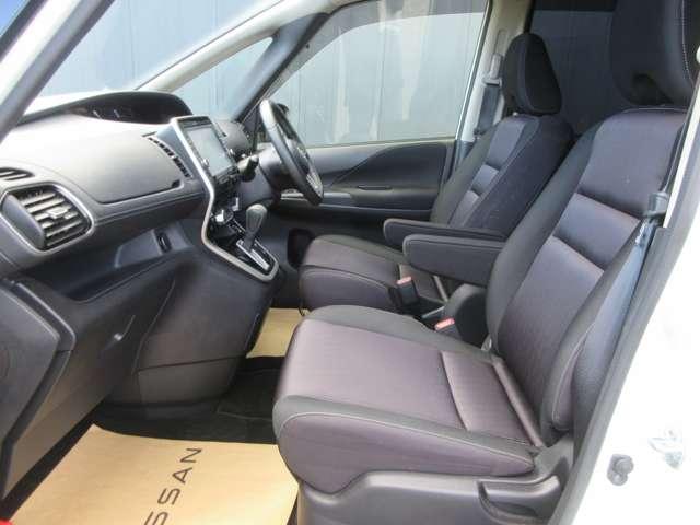 セレナ 2.0 ハイウェイスター Vセレクション 4WD ワンオ-ナ-車 後席モニタ- 両側ASD AVM 追従クルコン 全周囲モニター バックモニター パーキングアシスト ドライブレコーダー LEDヘッドランプ スマートキー ETC 4WD ワンオーナー レーンキープアシスト アイドリングストップ 記録簿(15枚目)