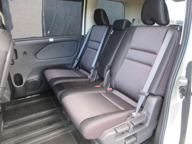 セレナ 2.0 ハイウェイスター Vセレクション 4WD ワンオ-ナ-車 後席モニタ- 両側ASD AVM 追従クルコン 全周囲モニター バックモニター パーキングアシスト ドライブレコーダー LEDヘッドランプ スマートキー ETC 4WD ワンオーナー レーンキープアシスト アイドリングストップ 記録簿(16枚目)