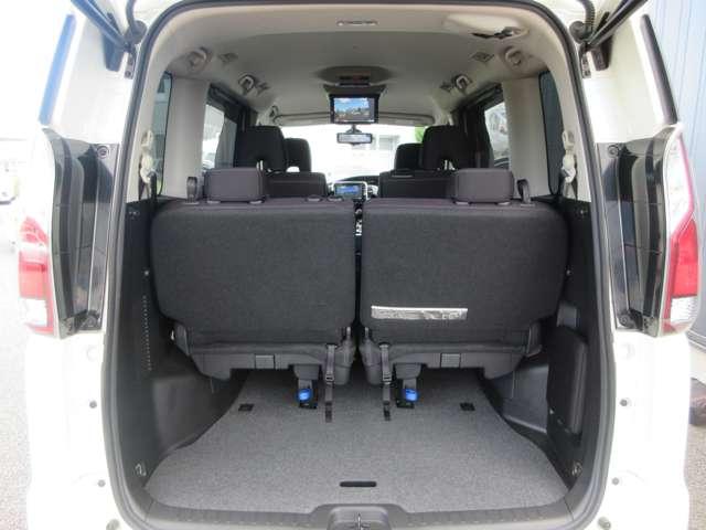 セレナ 2.0 ハイウェイスター Vセレクション 4WD ワンオ-ナ-車 後席モニタ- 両側ASD AVM 追従クルコン 全周囲モニター バックモニター パーキングアシスト ドライブレコーダー LEDヘッドランプ スマートキー ETC 4WD ワンオーナー レーンキープアシスト アイドリングストップ 記録簿(17枚目)