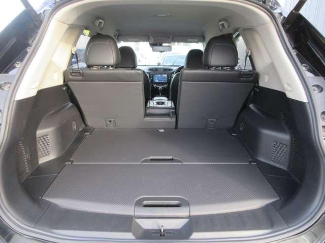 エクストレイル 2.0 20Xi 2列車 4WD ワンオ-ナ-車 エマブレ Pパイロット セキュリティ リアカメラ ワンオナ 追従クルーズ LED ドライブレコーダ インテリジェントキー LDW サイドカメラ ETC Aストップ AAC ナビ&TV メモリーナビ キーフリー アルミホイール(17枚目)