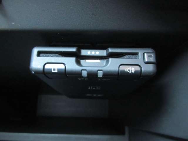 ノート 1.2 e-POWER NISMO S ワンオ-ナ-車 NISMO S専用チューン スマートキー&プッシュスタート LEDランプ 盗難防止装置 Rカメラ LKA サイドカメラ メモリーナビ付き アイドリングストップ ワンセグテレビ パワーウィンドウ ETC エアバッグ ナビTV(13枚目)