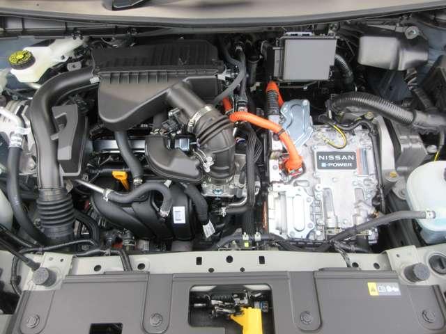 オーラ ニスモ　チューンドｅ－パワー４ＷＤ　ＮＩＳＭＯ　チューンド　ｅ－ＰＯＷＥＲ　４ＷＤ　専用チューニングＲＥＣＡＲＯ製Ｐスポーツシート　ワンオ－ナ－車　ＮＩＳＭＯ　ｔｕｎｅｄ　ｅ－ＰＯＷＥＲ　４ＷＤによる異次元の旋回性能を楽しむ。（2枚目）