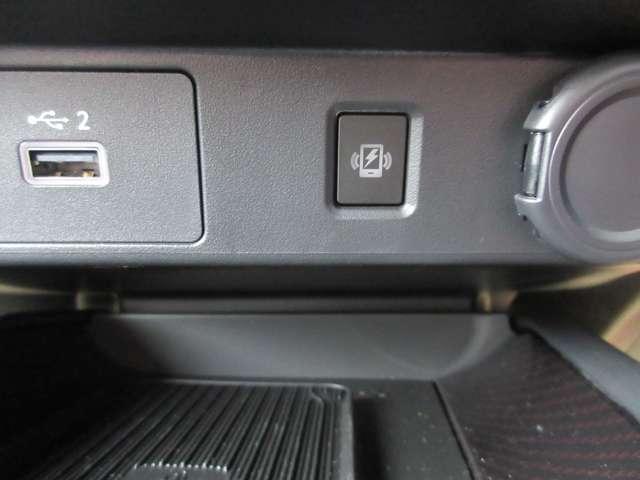 オーラ ニスモ　チューンドｅ－パワー４ＷＤ　ＮＩＳＭＯ　チューンド　ｅ－ＰＯＷＥＲ　４ＷＤ　専用チューニングＲＥＣＡＲＯ製Ｐスポーツシート　ワンオ－ナ－車　ＮＩＳＭＯ　ｔｕｎｅｄ　ｅ－ＰＯＷＥＲ　４ＷＤによる異次元の旋回性能を楽しむ。（13枚目）