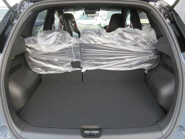 オーラ ニスモ　チューンドｅ－パワー４ＷＤ　ＮＩＳＭＯ　チューンド　ｅ－ＰＯＷＥＲ　４ＷＤ　専用チューニングＲＥＣＡＲＯ製Ｐスポーツシート　ワンオ－ナ－車　ＮＩＳＭＯ　ｔｕｎｅｄ　ｅ－ＰＯＷＥＲ　４ＷＤによる異次元の旋回性能を楽しむ。（17枚目）