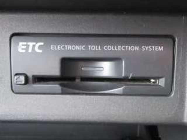〔ＥＴＣ〕高速道路必須アイテムのＥＴＣ装着済みです。最近はスマートインターチェンジも増えてきたのでＥＴＣ必須ですね！