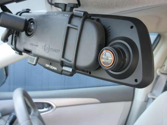 前後ドライブレコーダー装着で安心です。