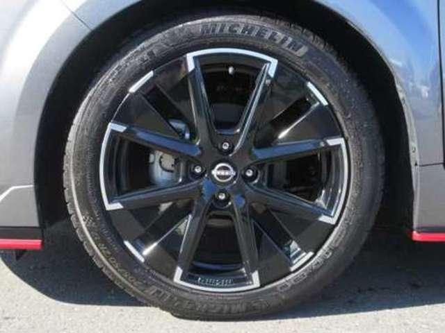 オーラ １．２　ＮＩＳＭＯ　ワンオ－ナ－車　ＮＩＳＭＯ専用チューニング　カーテンエアバッグ　エマブレ　インテリキー　ＥＴＣ　ドラレコ　車線逸脱警報　ワンセグ　キーフリーシステム　ダブルエアバック　定期点検記録簿　アルミホイール　運転席エアバッグ　メモリーナビ　ナビＴＶ（3枚目）