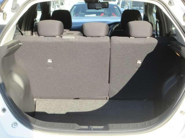 リーフ Ｘ　Ｖセレクション　ワンオ－ナ－車　１２セグ　プロパイロット　レーダークルコン　３６０°カメラ　踏み間違い防止装置　ＬＥＤランプ　セキュリティ　ドライブレコーダー　１オーナー　ＥＴＣ　インテリキー　レーンキープアシスト　サイドエアバッグ　パワーウィンドウ　ＡＢＳ（17枚目）