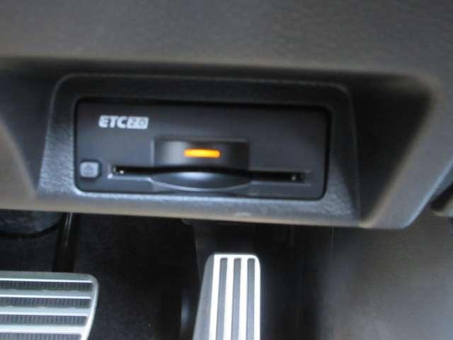 スカイライン ３．０　ＮＩＳＭＯ　ＲＥＣＡＲＯシート＋カーボン製フィニッシャー装着車　ワンオ－ナ－車　限定車８２２／１０００台　専用１９ＡＷ　全周囲モニタ　ワンオーナ　レーンアシスト　インテリジェントキー　ＥＴＣ　メモリーナビ　禁煙車　バックカメラ　ＬＥＤヘッドライト　アルミホイール　ドラレコ　ＡＢＳ　オートクルーズコントロール（12枚目）