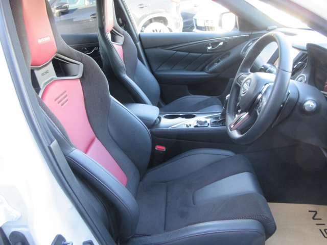 スカイライン ３．０　ＮＩＳＭＯ　ＲＥＣＡＲＯシート＋カーボン製フィニッシャー装着車　ワンオ－ナ－車　限定車８２２／１０００台　専用１９ＡＷ　全周囲モニタ　ワンオーナ　レーンアシスト　インテリジェントキー　ＥＴＣ　メモリーナビ　禁煙車　バックカメラ　ＬＥＤヘッドライト　アルミホイール　ドラレコ　ＡＢＳ　オートクルーズコントロール（14枚目）