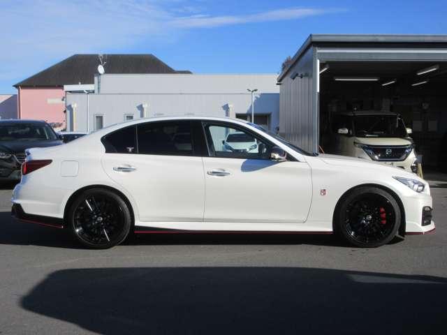 スカイライン ３．０　ＮＩＳＭＯ　ＲＥＣＡＲＯシート＋カーボン製フィニッシャー装着車　ワンオ－ナ－車　限定車８２２／１０００台　専用１９ＡＷ　全周囲モニタ　ワンオーナ　レーンアシスト　インテリジェントキー　ＥＴＣ　メモリーナビ　禁煙車　バックカメラ　ＬＥＤヘッドライト　アルミホイール　ドラレコ　ＡＢＳ　オートクルーズコントロール（19枚目）