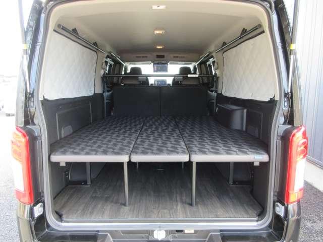 キャラバン ２．０　グランド　プレミアムＧＸ　ロングボディ　マルチベッド　テーブル付車　ワンオ－ナ－車（3枚目）