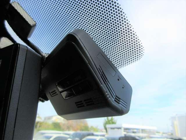 キャラバン ２．０　グランド　プレミアムＧＸ　ロングボディ　マルチベッド　テーブル付車　ワンオ－ナ－車（9枚目）