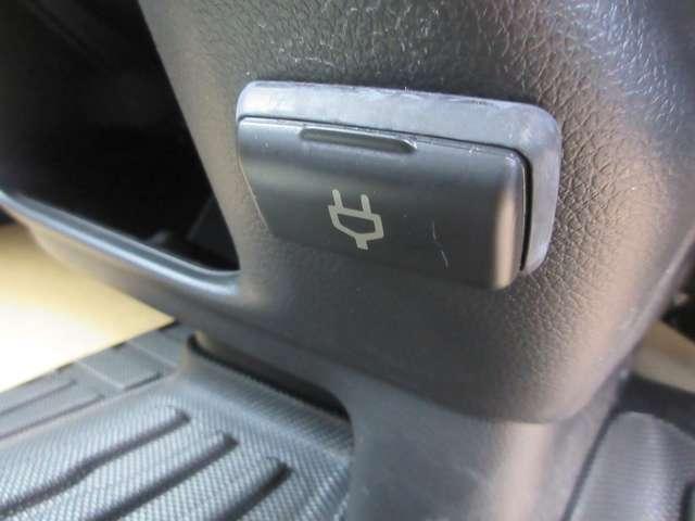 キャラバン ２．０　グランド　プレミアムＧＸ　ロングボディ　マルチベッド　テーブル付車　ワンオ－ナ－車（11枚目）