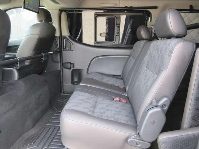 キャラバン ２．０　グランド　プレミアムＧＸ　ロングボディ　マルチベッド　テーブル付車　ワンオ－ナ－車（16枚目）