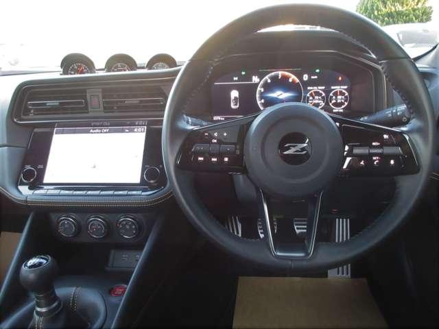 フェアレディＺ ３．０　プロト　スペック　限定２４０台　特別仕様車　ＬＥＤヘッドランプ　アルミホイール　オートクルーズコントロール　スマートキー　ＥＴＣ　バックカメラ　キーフリー　衝突被害軽減システム（4枚目）