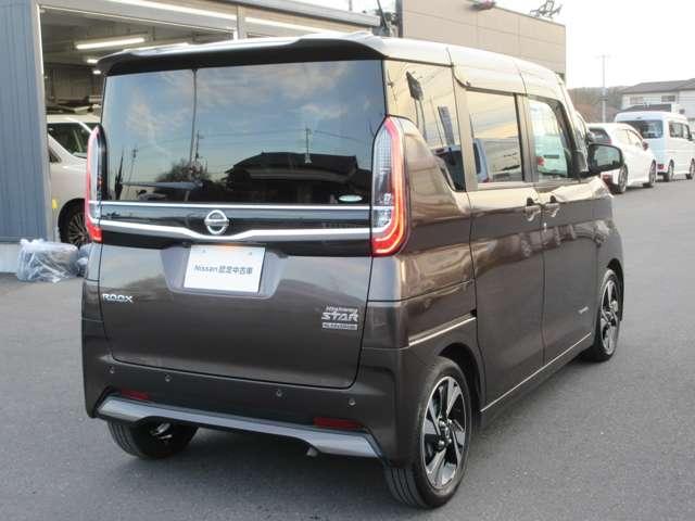 ルークス ６６０　ハイウェイスターＸ　プロパイロット　エディション　ワンオ－ナ－車　ＳＯＳコ－ル　ＡＶＭ　左右パワースライドドア　アイドリング　イモビ　パノラマモニター　助手席エアバッグ　衝突軽減ブレーキ　ＰＷ　ナビ＆ＴＶ　１セグ　ＬＥＤヘッドライト　ＬＤＷ　スマートキー　ワンオーナー車　バックカメラ（20枚目）